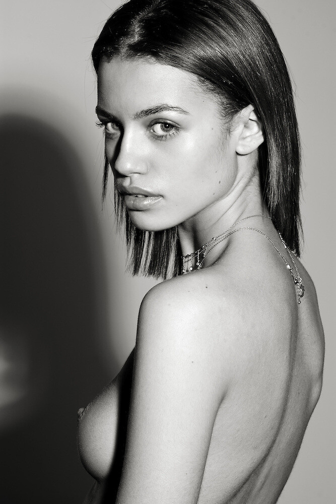 Elle Trowbridge picture 1 of 1