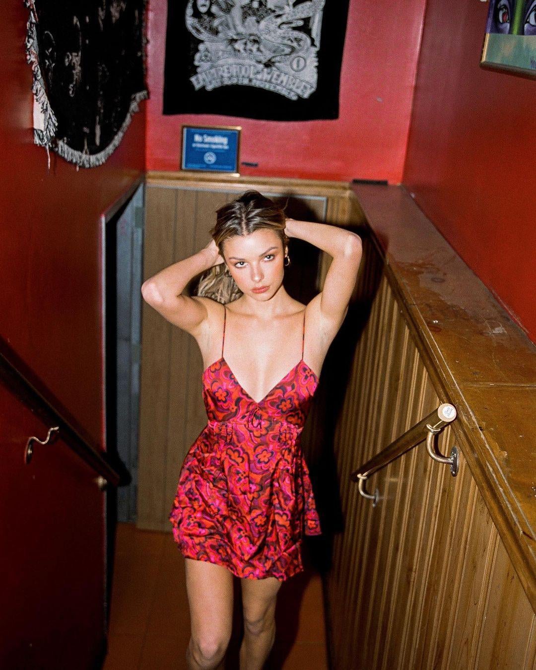 Madi Teeuws - Red Dress picture 1 of 6