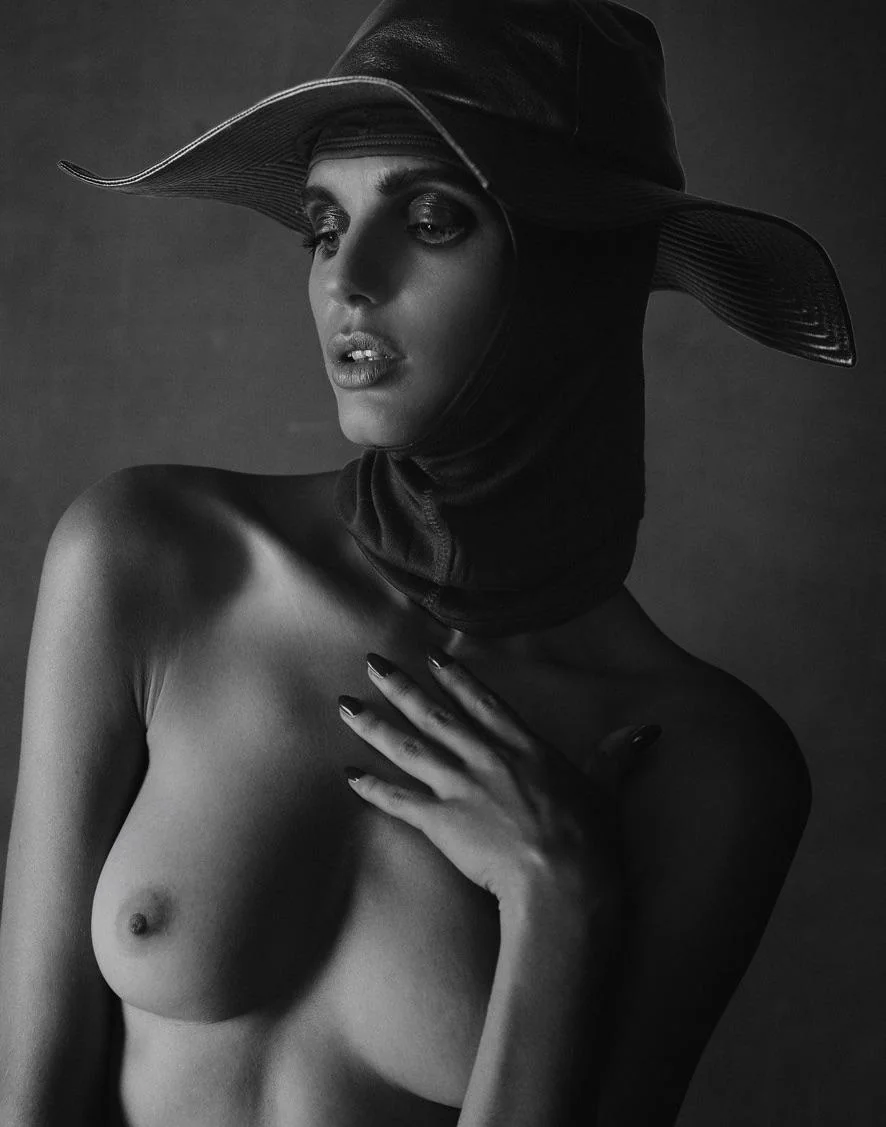 Lola McDonnell picture 1 of 5