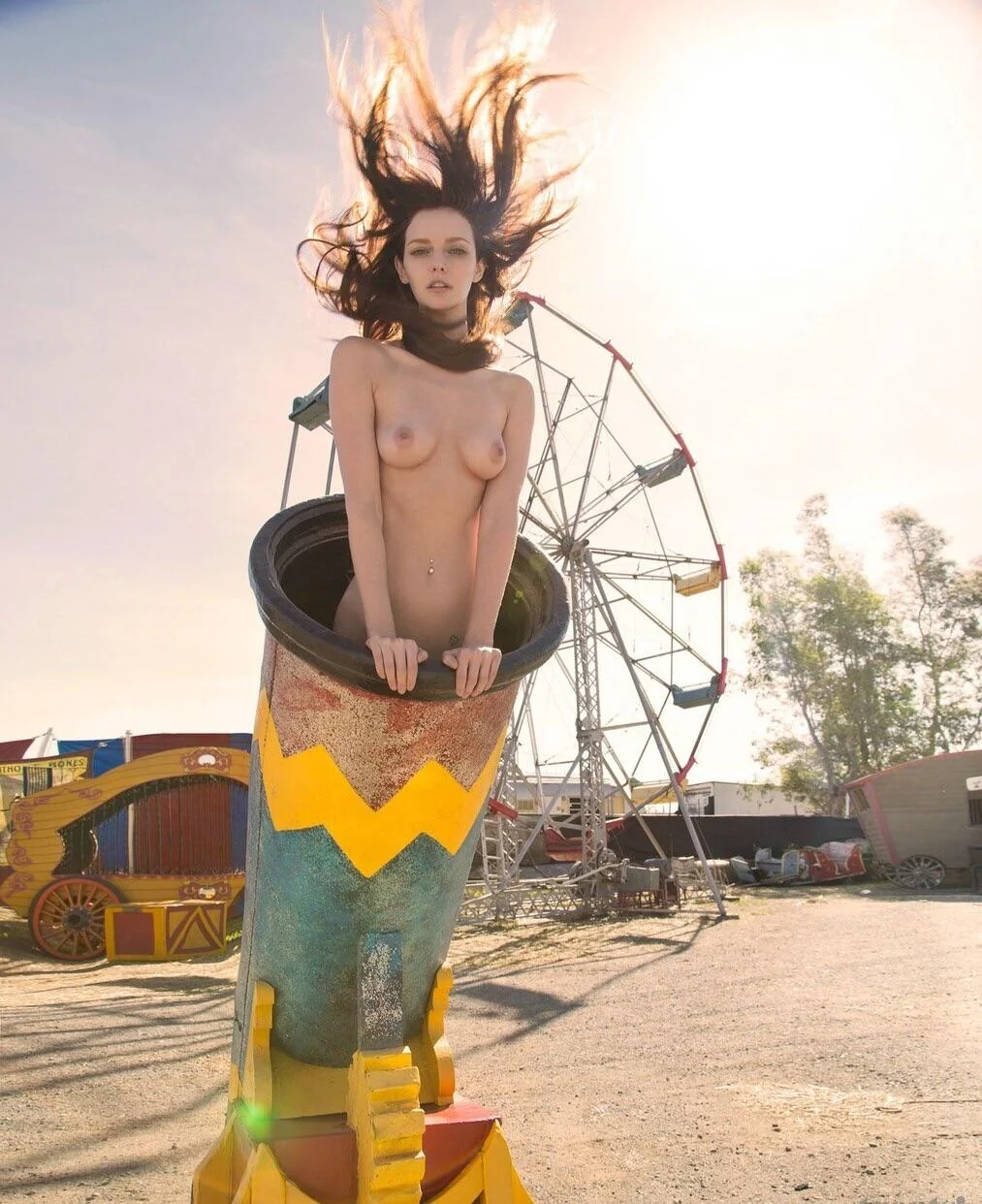 Lydia Hearst picture 2 of 4