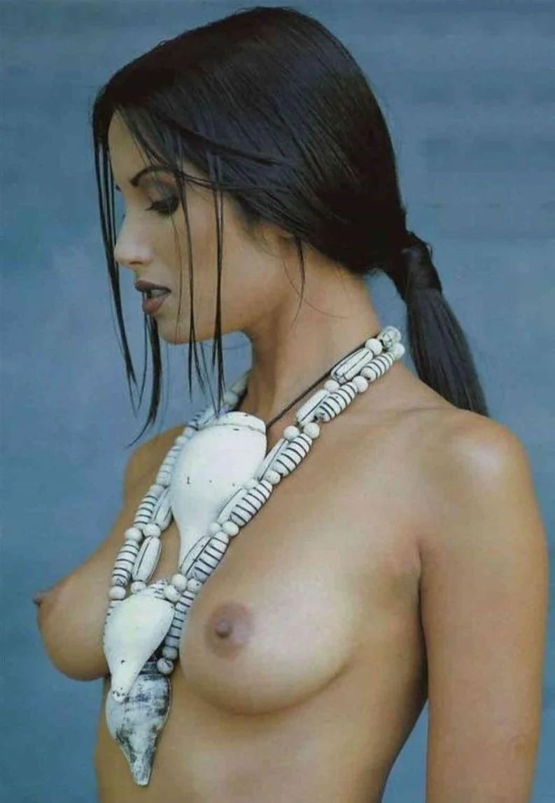 Padma Lakshmi picture 1 of 2