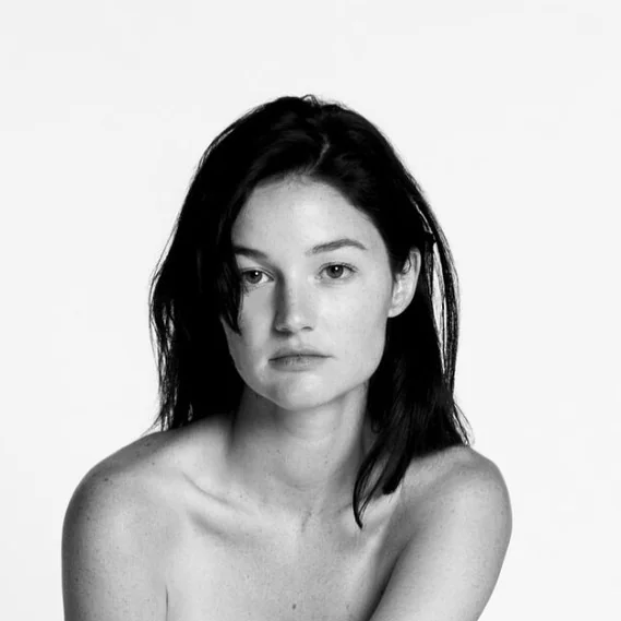 Chloé Bechini - B&W shooting by Romann Warren Sebag picture 7 of 8