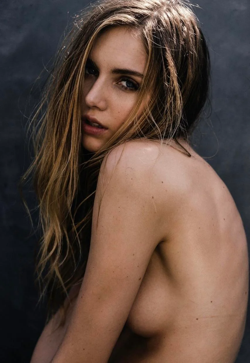 Kari Riley picture 2 of 4