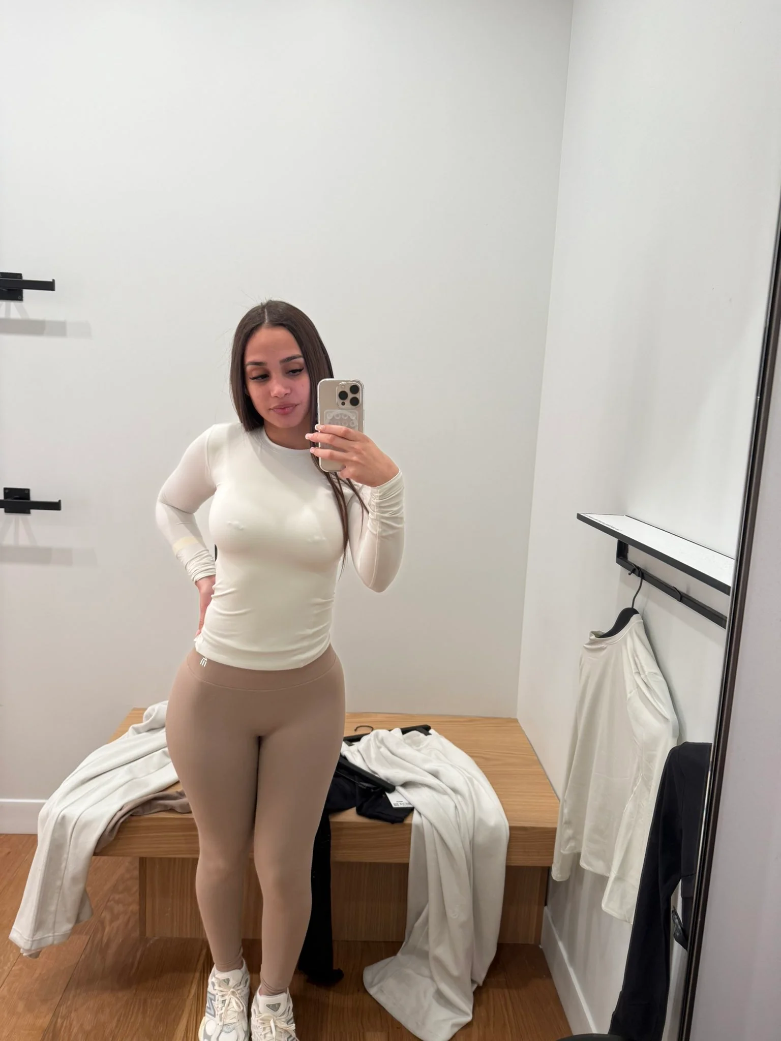 Camila picture 1 of 6
