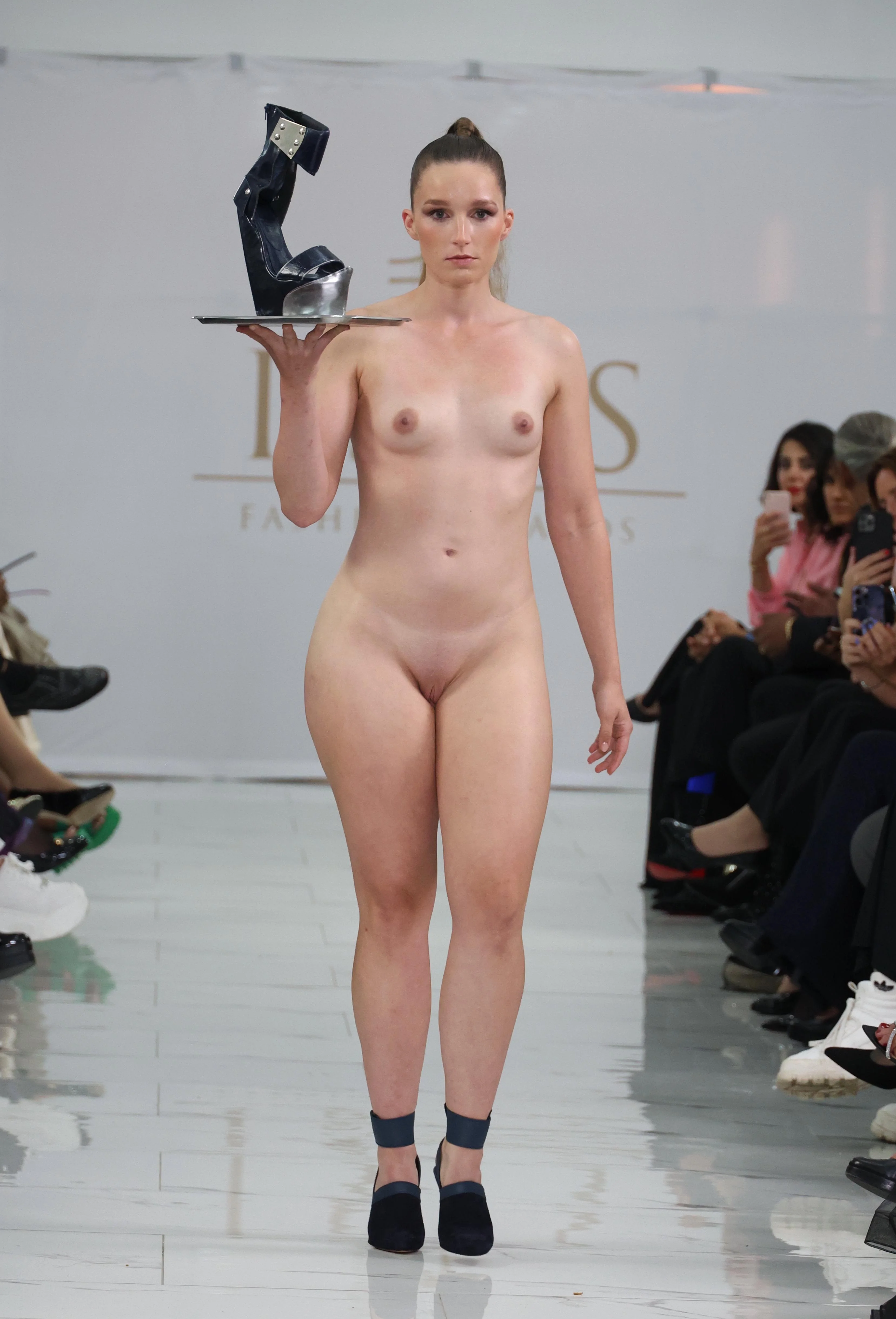 Lonneke van der Veen - Isis fashion awards 2024 picture 1 of 1