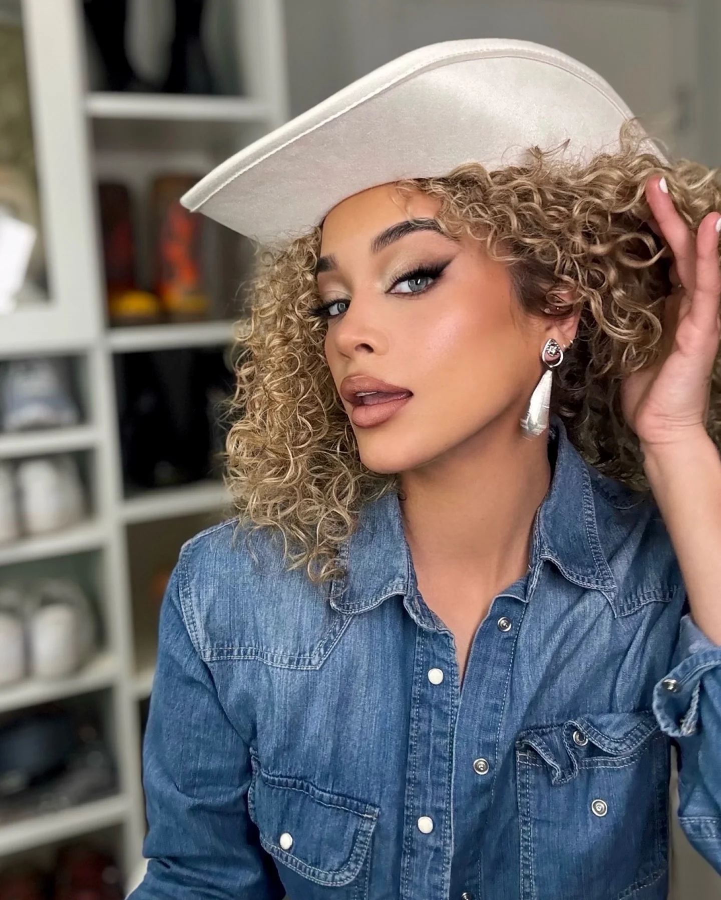 Jasmine Sanders Cowgirl picture 2 of 5