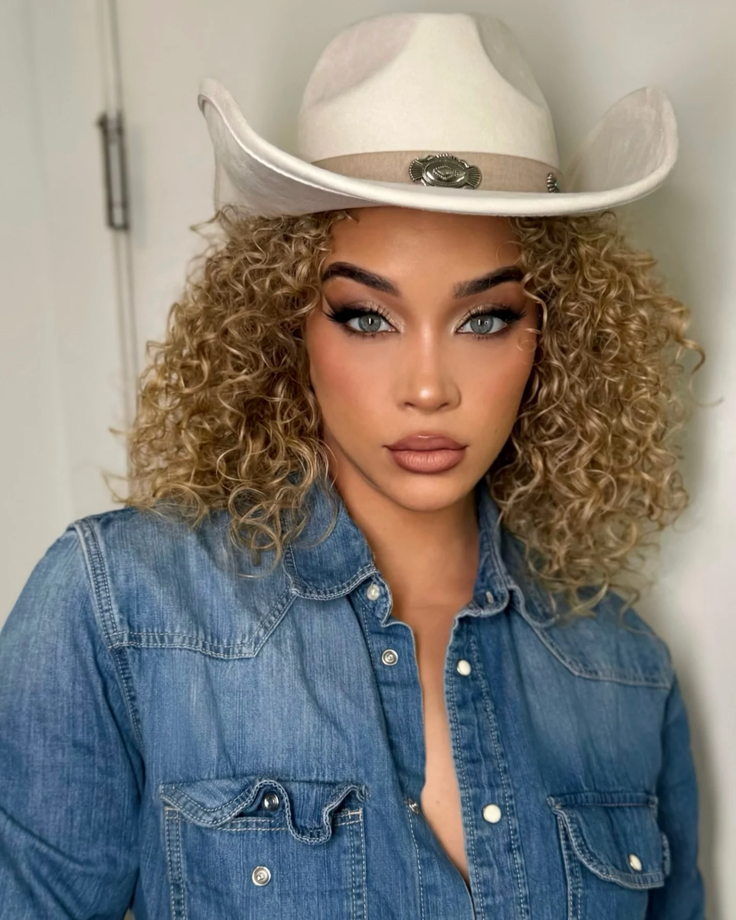 Jasmine Sanders Cowgirl picture 3 of 5