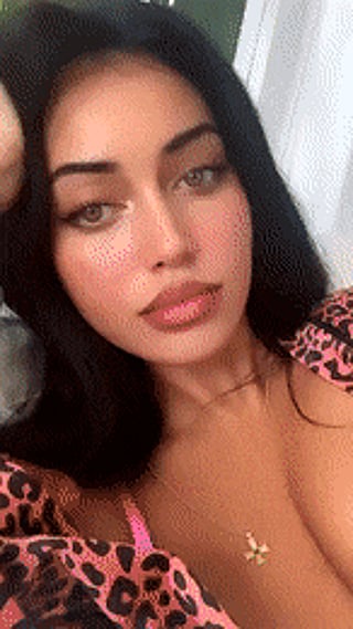 Cindy Kimberly Looking Pretty'