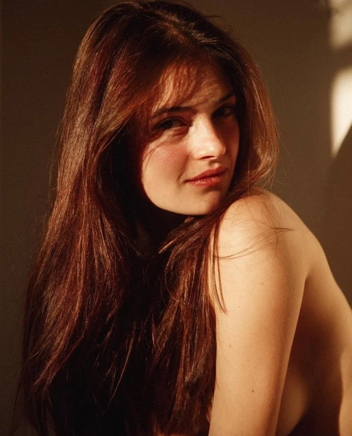Eve Dumon picture 3 of 10