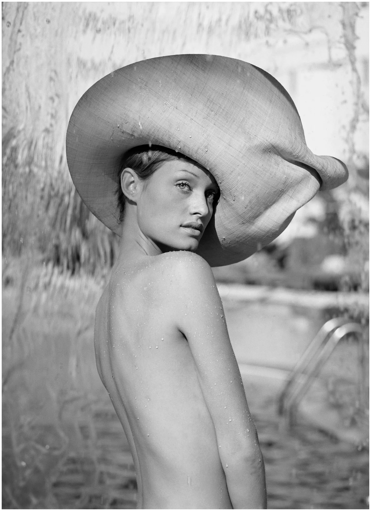 Amber Valletta picture 1 of 1