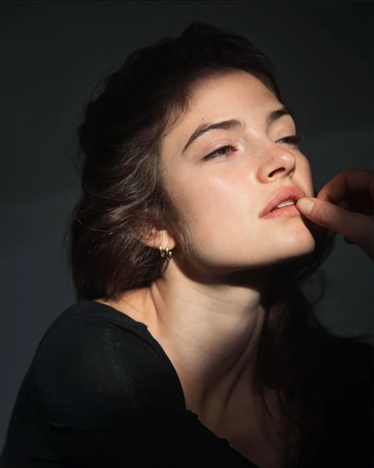 Eve Dumon picture 1 of 3