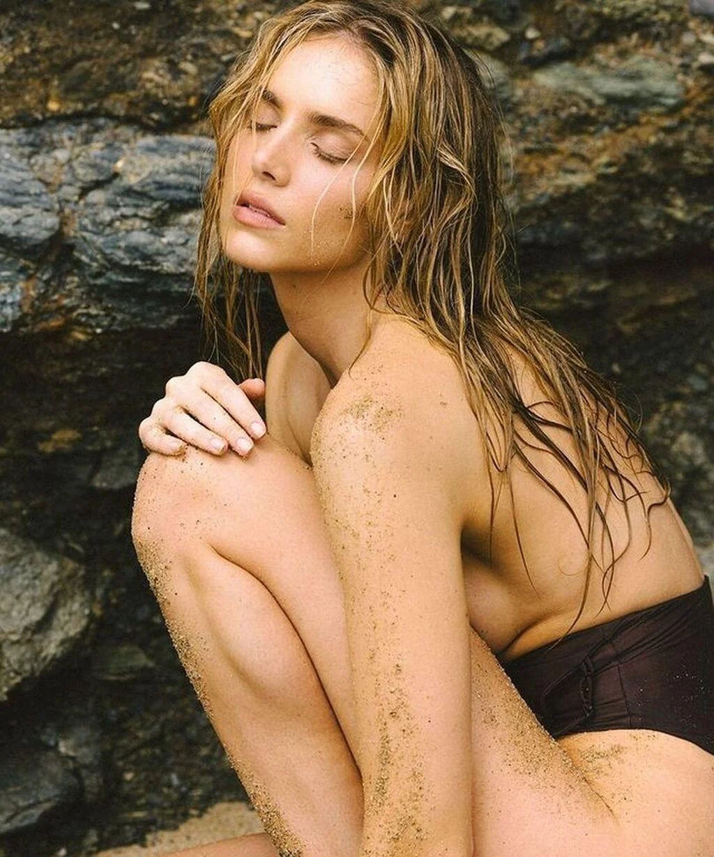 Kari Riley picture 1 of 3