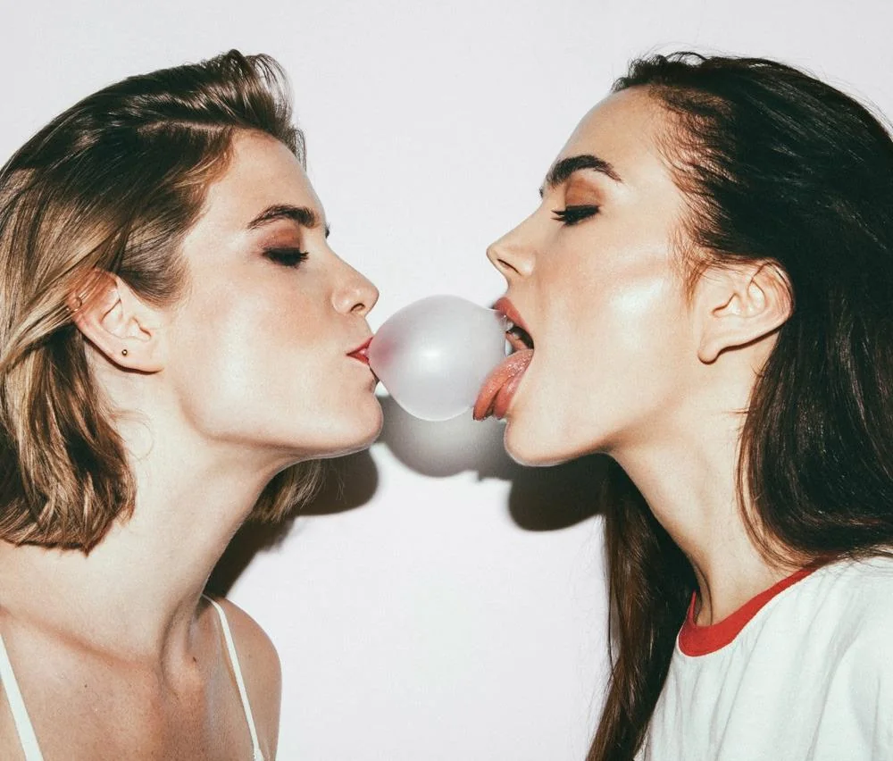 Vlada Zhavoronkova and Juliana Maria Ohneberg picture 7 of 7