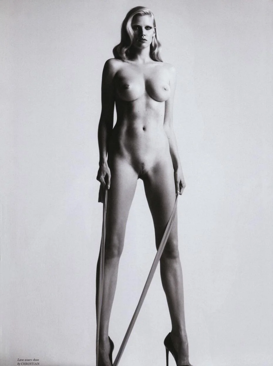 Lara Stone picture 3 of 3
