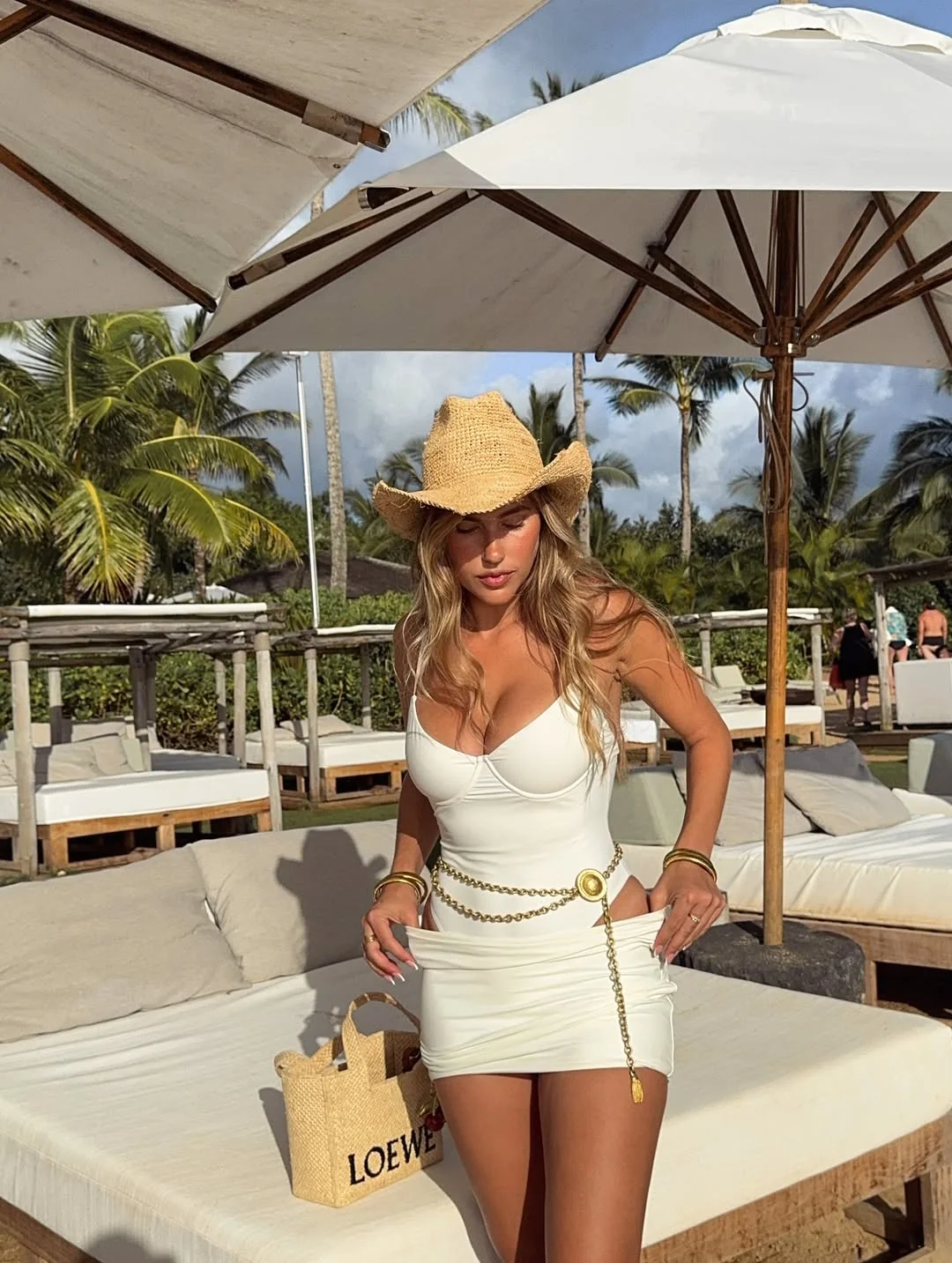 Kara Del Toro picture 2 of 7