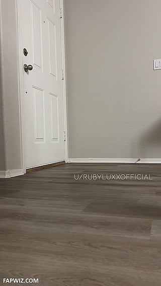 Wife Gets Naked for Pizza Dare - Amateur Brunette