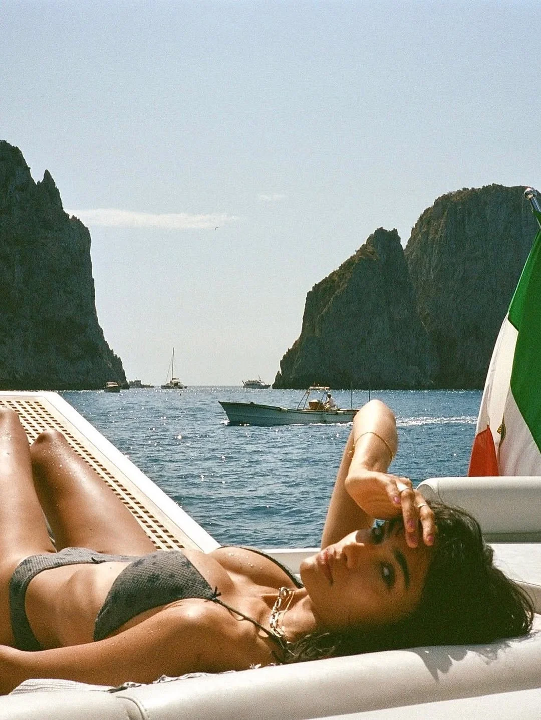 Kelly Gale picture 2 of 3