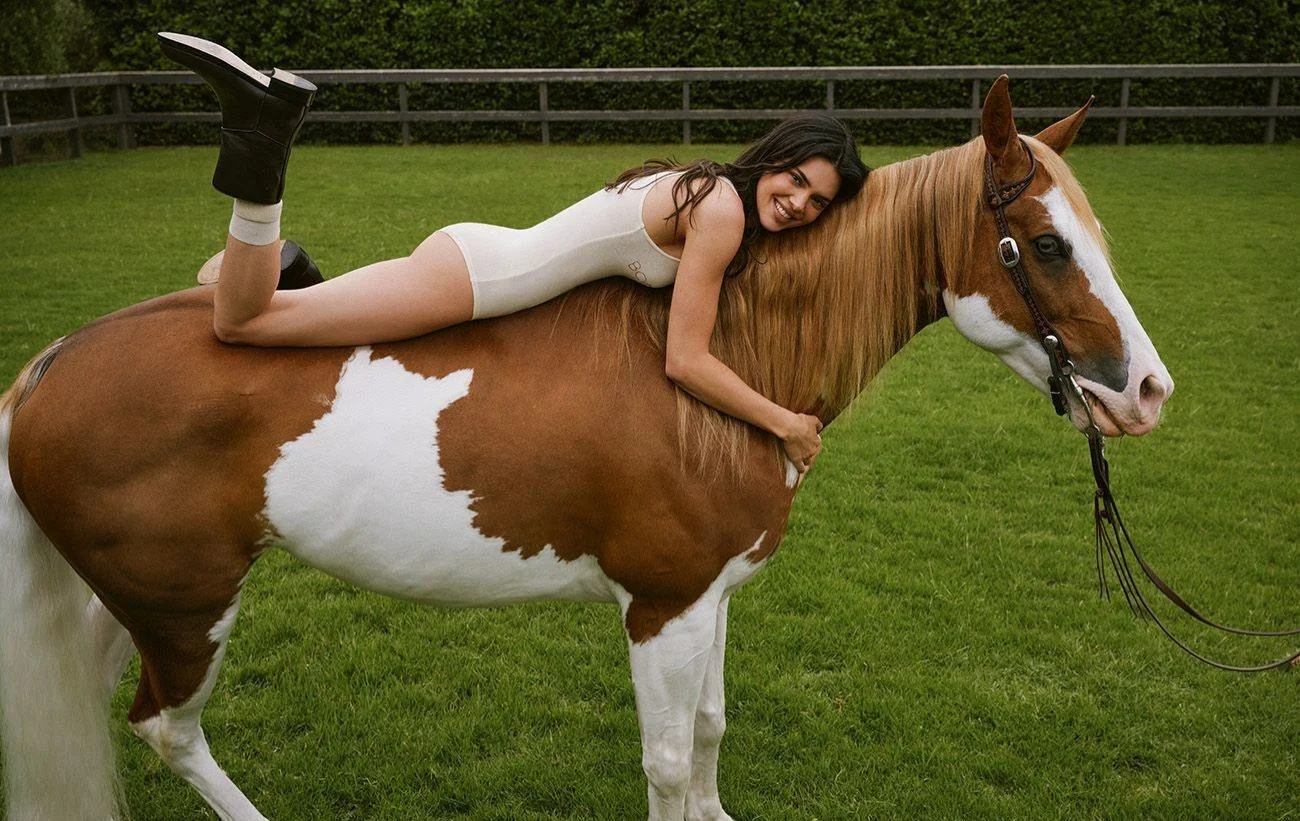 Kendall Jenner picture 1 of 3