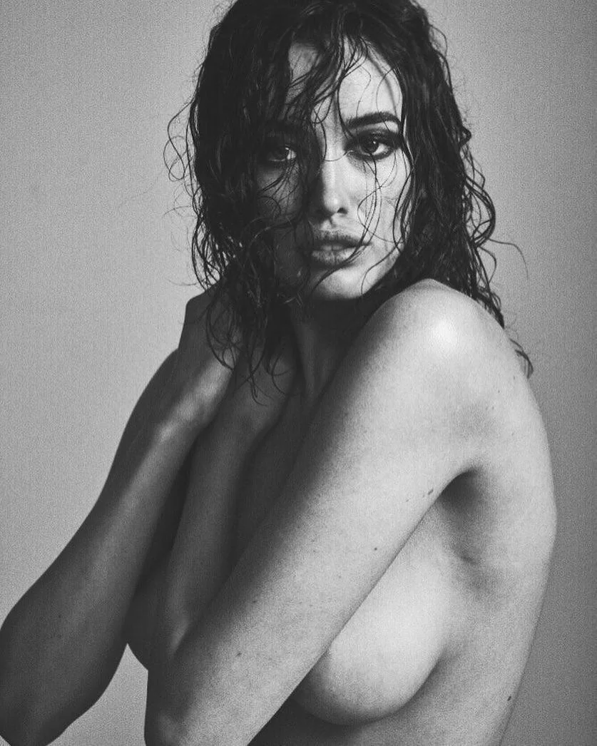 Sarah Stephens picture 2 of 5